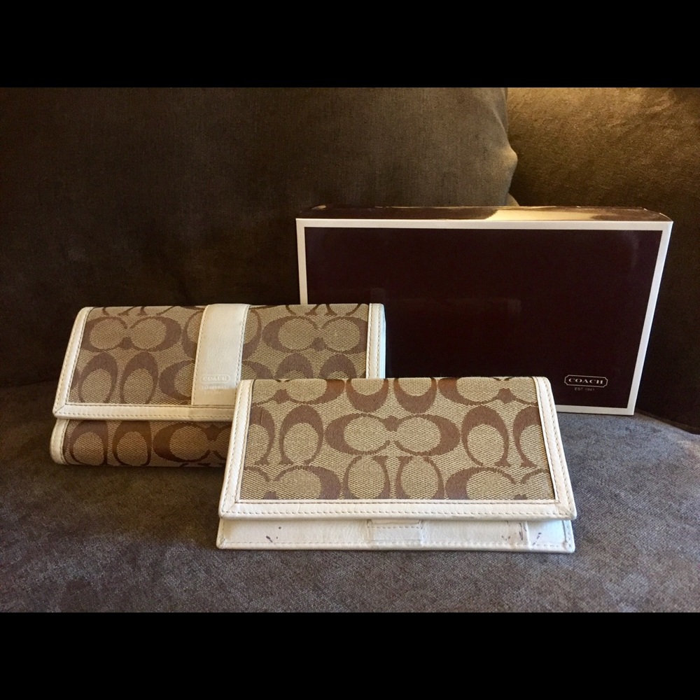 Coach Checkbook Wallet